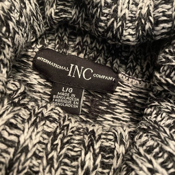 Turtle Neck chunky knit Sweater Marled black cable knit turtleneck Size L - Picture 2 of 5